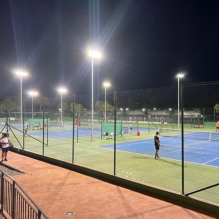 Piso Con Ac, Piscina Y Pista De Padel Y Tenis En 아길라스 외부 사진