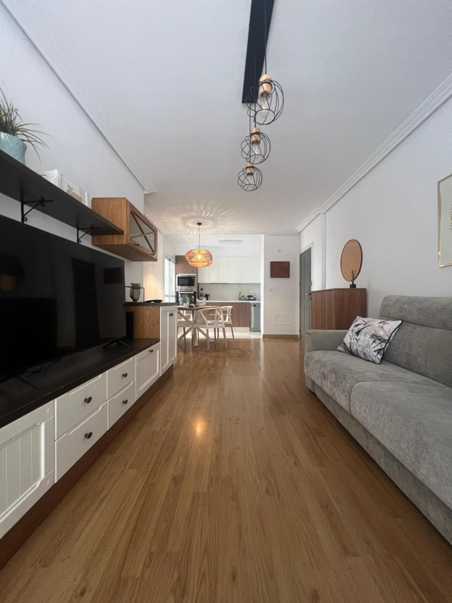 Piso Con Ac, Piscina Y Pista De Padel Y Tenis En 아길라스 외부 사진