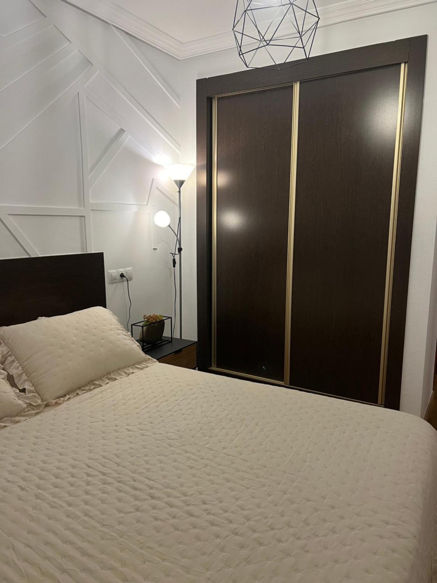 Piso Con Ac, Piscina Y Pista De Padel Y Tenis En 아길라스 외부 사진