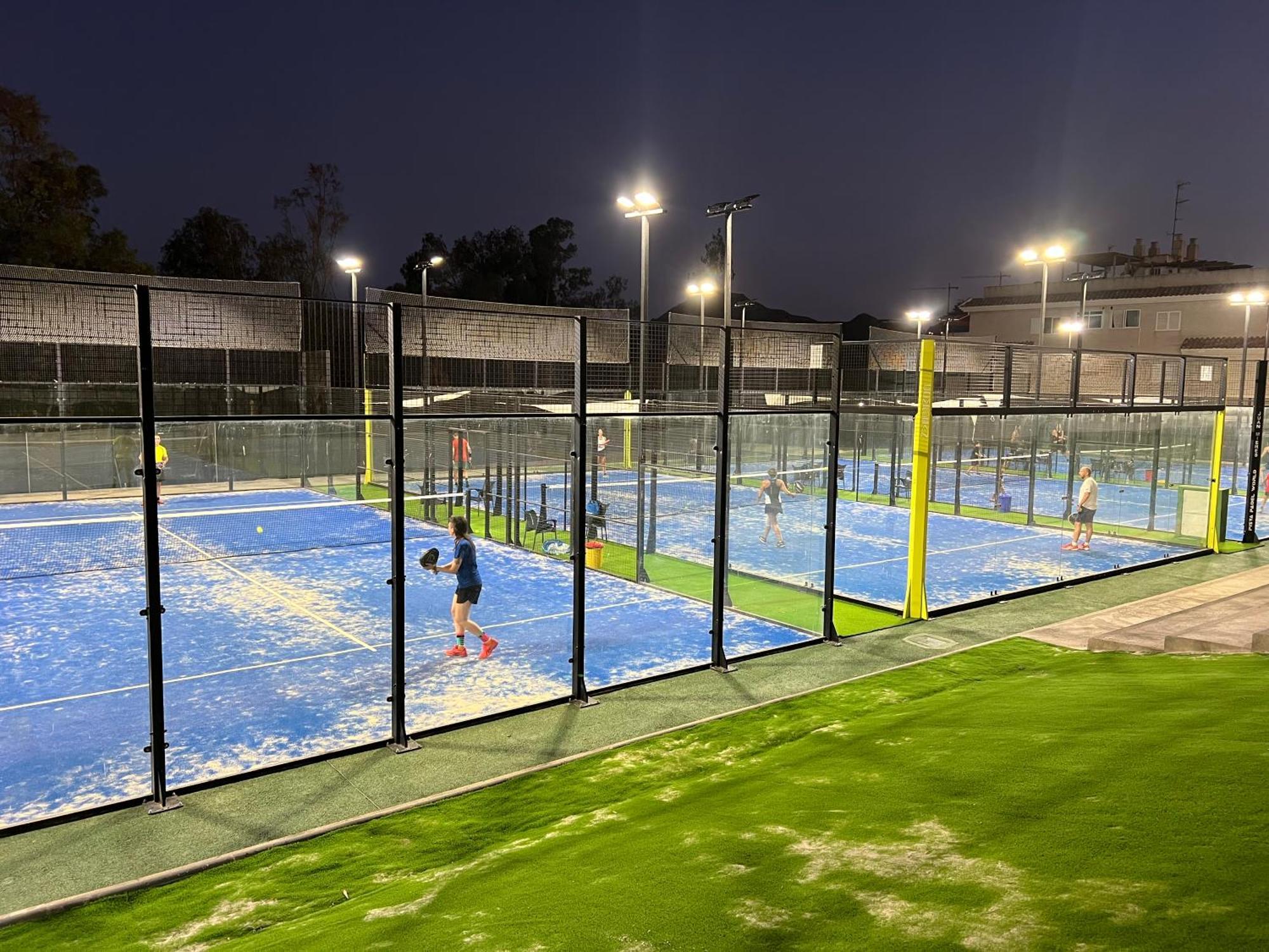 Piso Con Ac, Piscina Y Pista De Padel Y Tenis En 아길라스 외부 사진